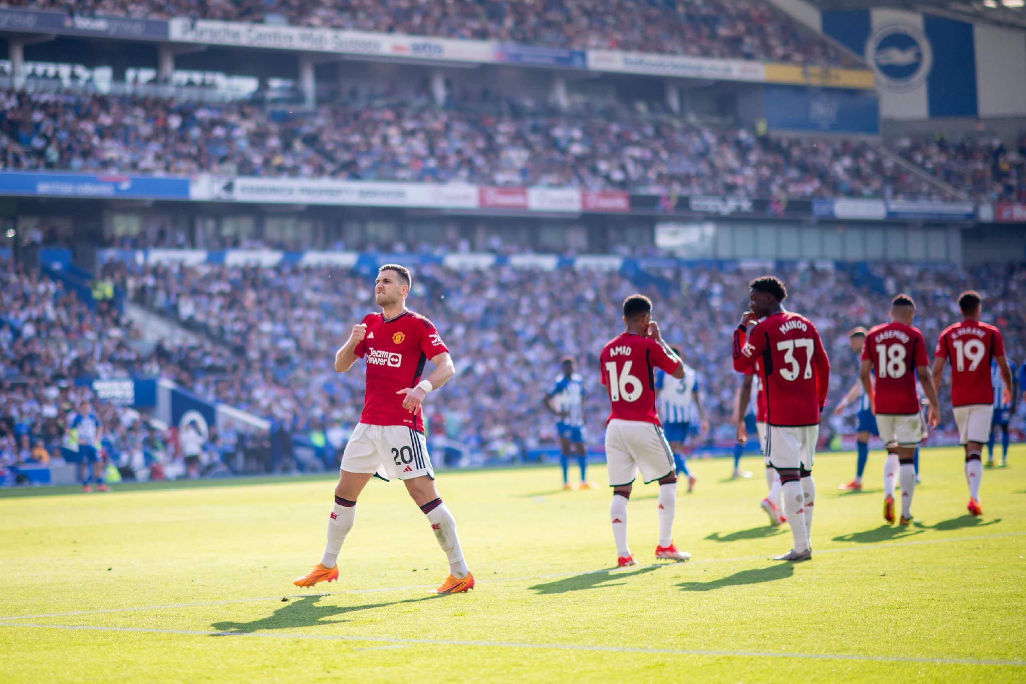 一钩一瓦式活动式抱索器